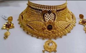 Gold Jadau Necklace Set
