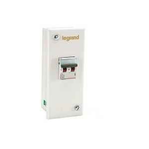 Legrand Ekinox 32A TP With Earth Metra plug & Socket Distribution Board, 5078 18