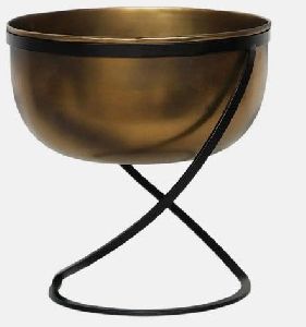 Round Metal Planter With Stand