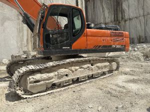 360 1800 hours 2017 model doosan excavator