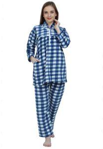 Ladies Checkered Navy Blue Woolen Night Suit