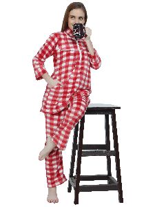 Ladies Checkered Red Woolen Night Suit