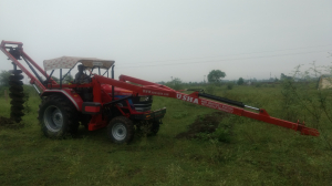 Mahindra Tractor Fitted Pole Erection Machine