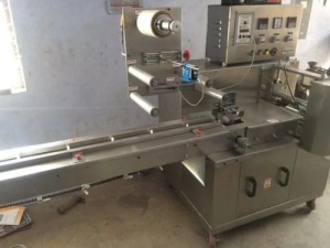 Bread Packing flow-wrap Machine