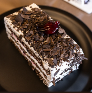 File:Black Forest Pastry.jpg - Wikimedia Commons