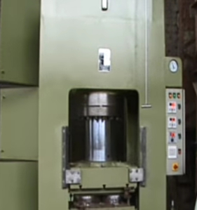 Hydraulic mould machine