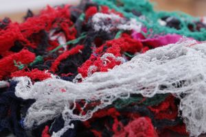 Colour banian waste yarn