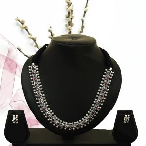 Scintillating Chained Silver Necklace Set