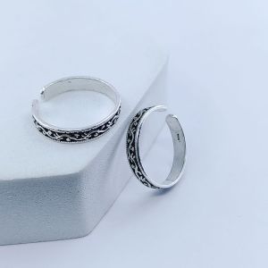 97 oxidized toe ring