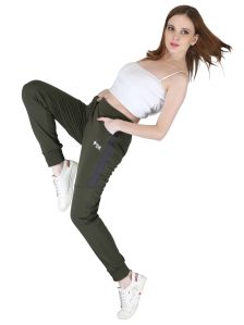 Women Green Lycra Track Pant With Grip and Pai Pin