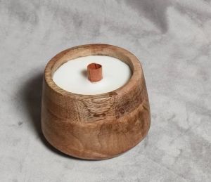 Klar Blissful Wooden Scented Candle