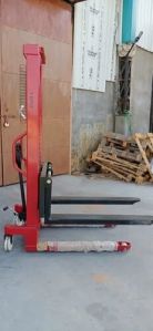 Manual Forklift Stacker