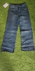 Ladies Straight Fit Jeans