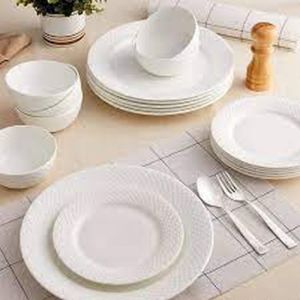 Plain Ceramic Dinner Set of 8 Pieces