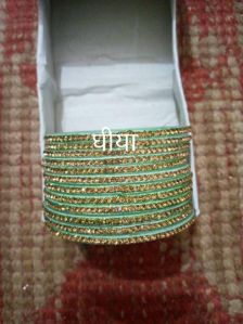 Ghiya Color Jarkan Stone Bangles