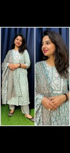 Naira Cut Kurti with Pant Dupatta