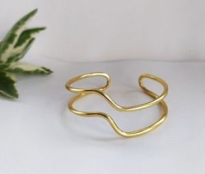 Gold Plated Single Line Handcuff