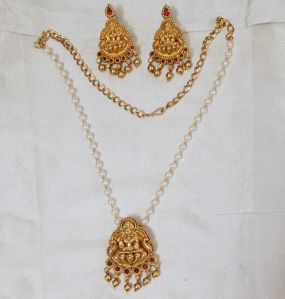 Lakshmi Pearl Chain Earring Set TI06
