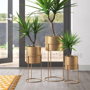 Metal Planter with Stand