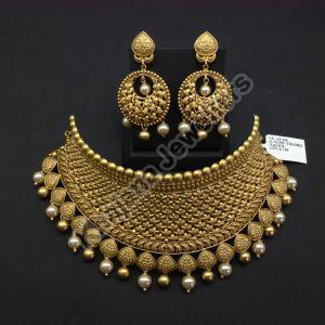 Gold Broad Necklace Set