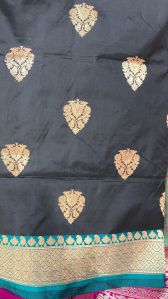 Plain Pure Silk Saree With Contrast Border