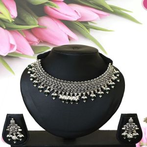 Intricate Leaf Fusion Silver Necklace Set