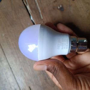 LED bulb 9w with autocat driver