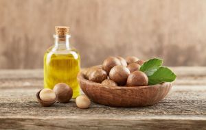 Macadamia Nut Oil - Refined