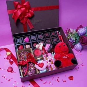 Valentine Day Chocolate Gift Hamper Set