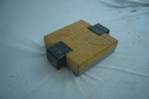 I Shape Grass Paver Block