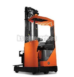 Electric Reach Stacker