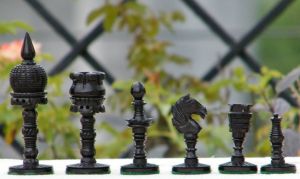 KB2 Classic Taj Bone Chess Pieces