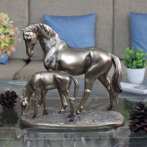 Horse with foal statue