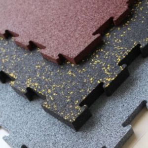 Interlocking rubber tile