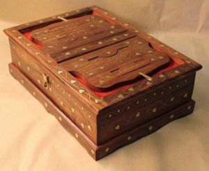 wooden rahal box
