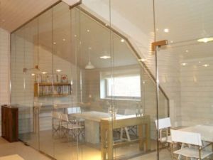 Frameless Glass Partition