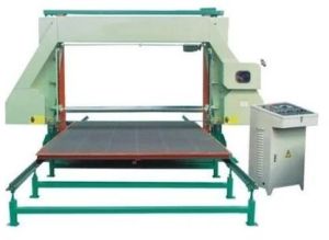 Horizontal foam cutting machine