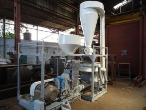 Pvc pulverizer machine