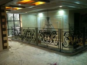 glass balcony railing