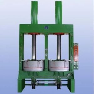 Double Cavity Tyre Curing Press