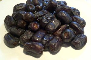 black dates