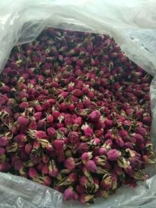 dried rose buds