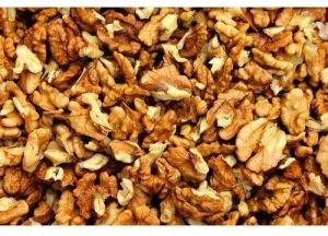 Fresh Walnut kernels