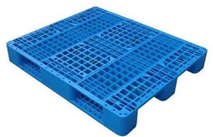 INJECTION MOLDED PLASTIC PALLET