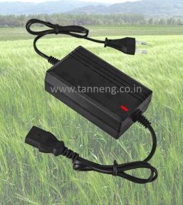 TANNENG Battery Charger
