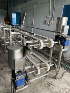 Crate Conveyor and Milk Packing Machine With Crate Conveyor