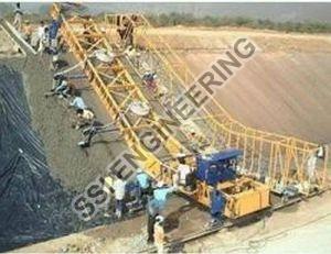 SSI Engineering Canal Paver Machine