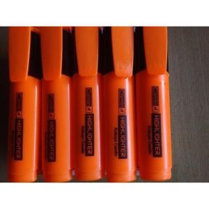 Camlin Highlighter Pen