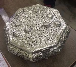 Metal Dry Fruit Box