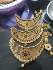 Gold Jadau Necklace Set